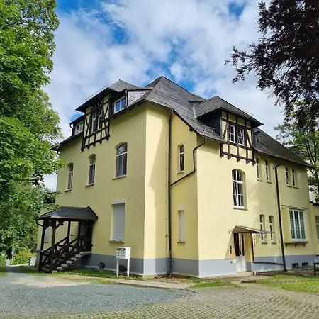 Fuerst Metternich, Apartment